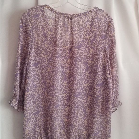 Banana Republic Sheer Violet Print Top 3/4 Sleeves and Banded Bottom Size Medium - Picture 7 of 15